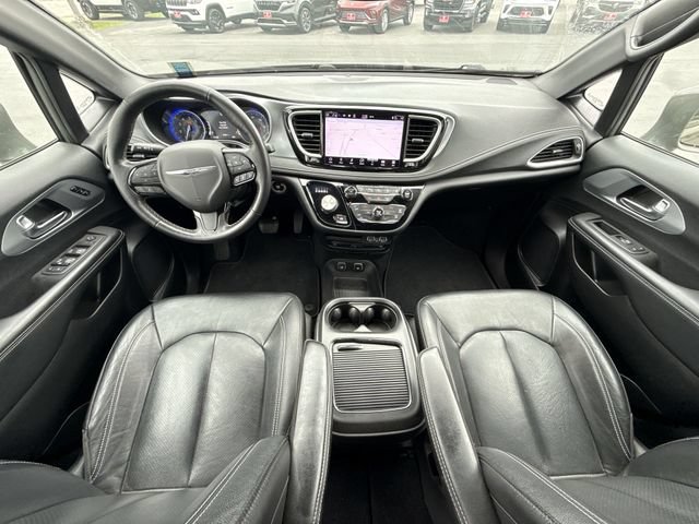 Used 2021 Chrysler Pacifica Touring-L w/ Uconnect Theater Family Group AWD/4WD image 20