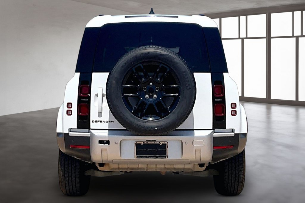 Used 2025 Land Rover Defender 110 S AWD/4WD image 4