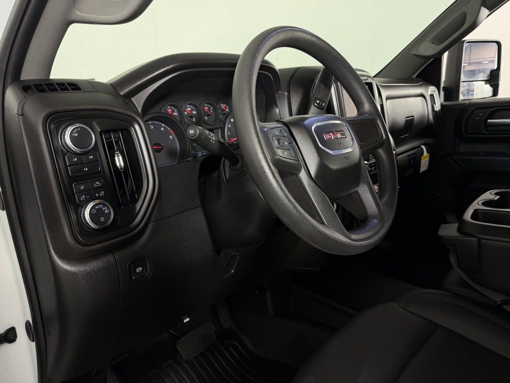 Used 2024 GMC Sierra 3500 Pro image 19