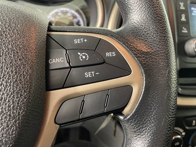 Used 2015 Jeep Cherokee Sport image 10