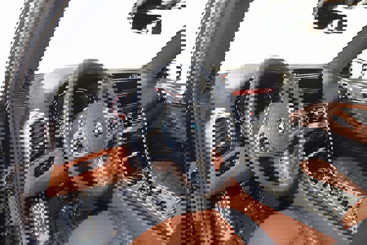 Used 2025 BMW 840i xDrive w/ M Sport Professional Package image 6