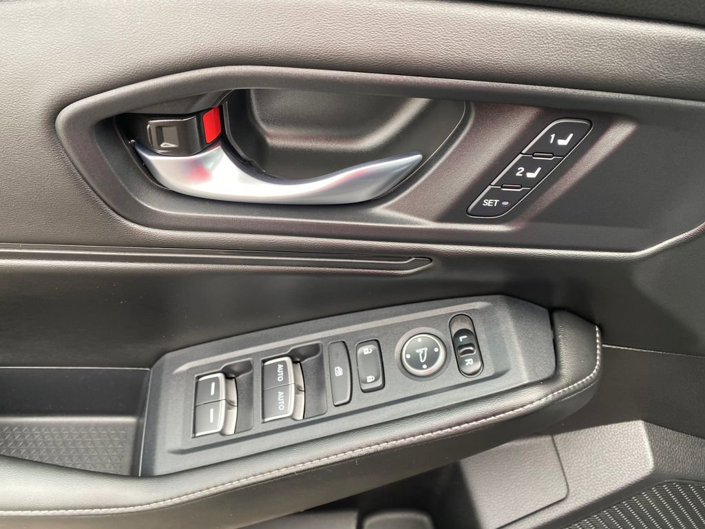 Used 2025 Honda Accord Sport image 13