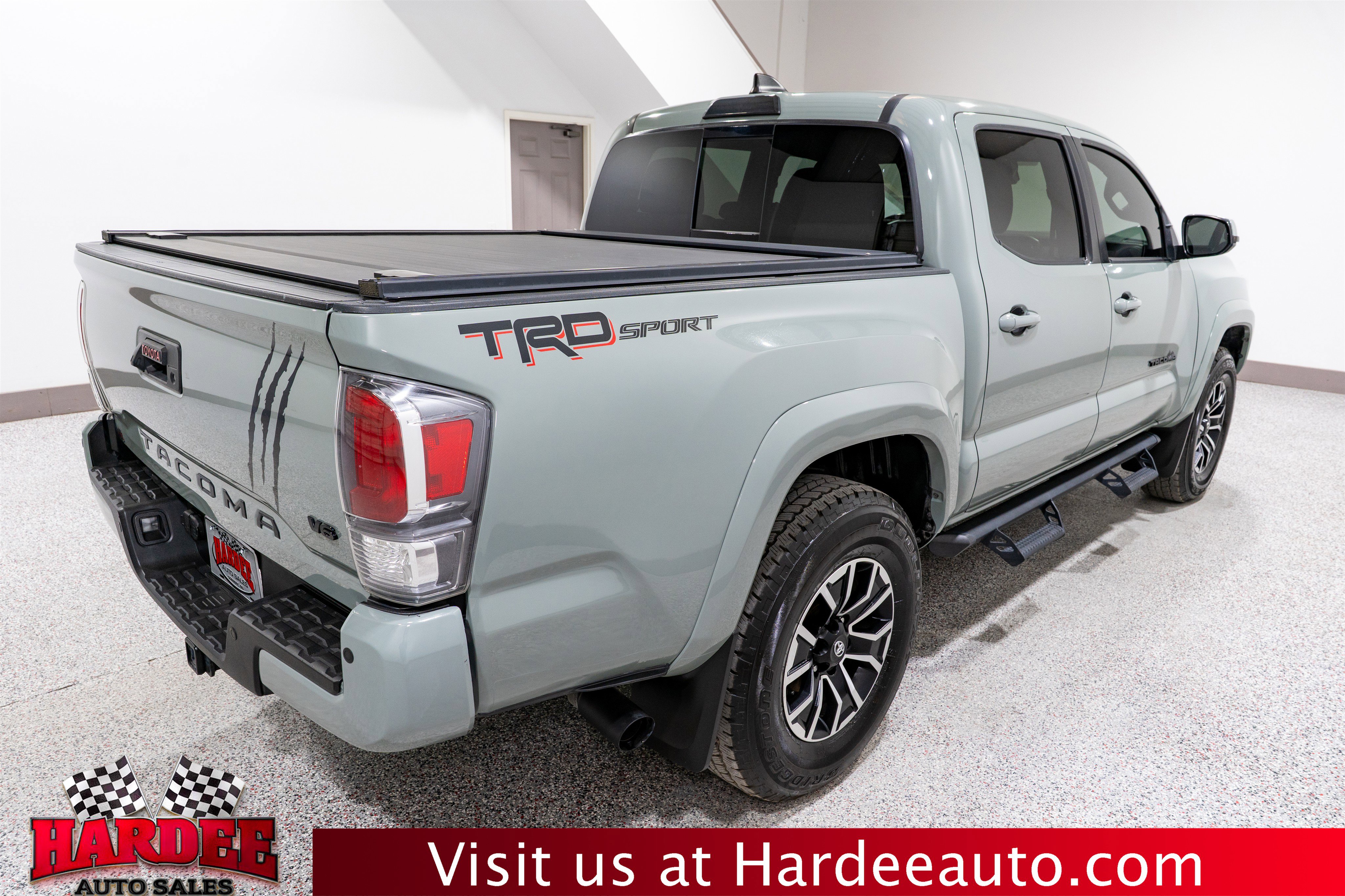 Used 2022 Toyota Tacoma TRD Sport w/ Technology Package RWD image 5