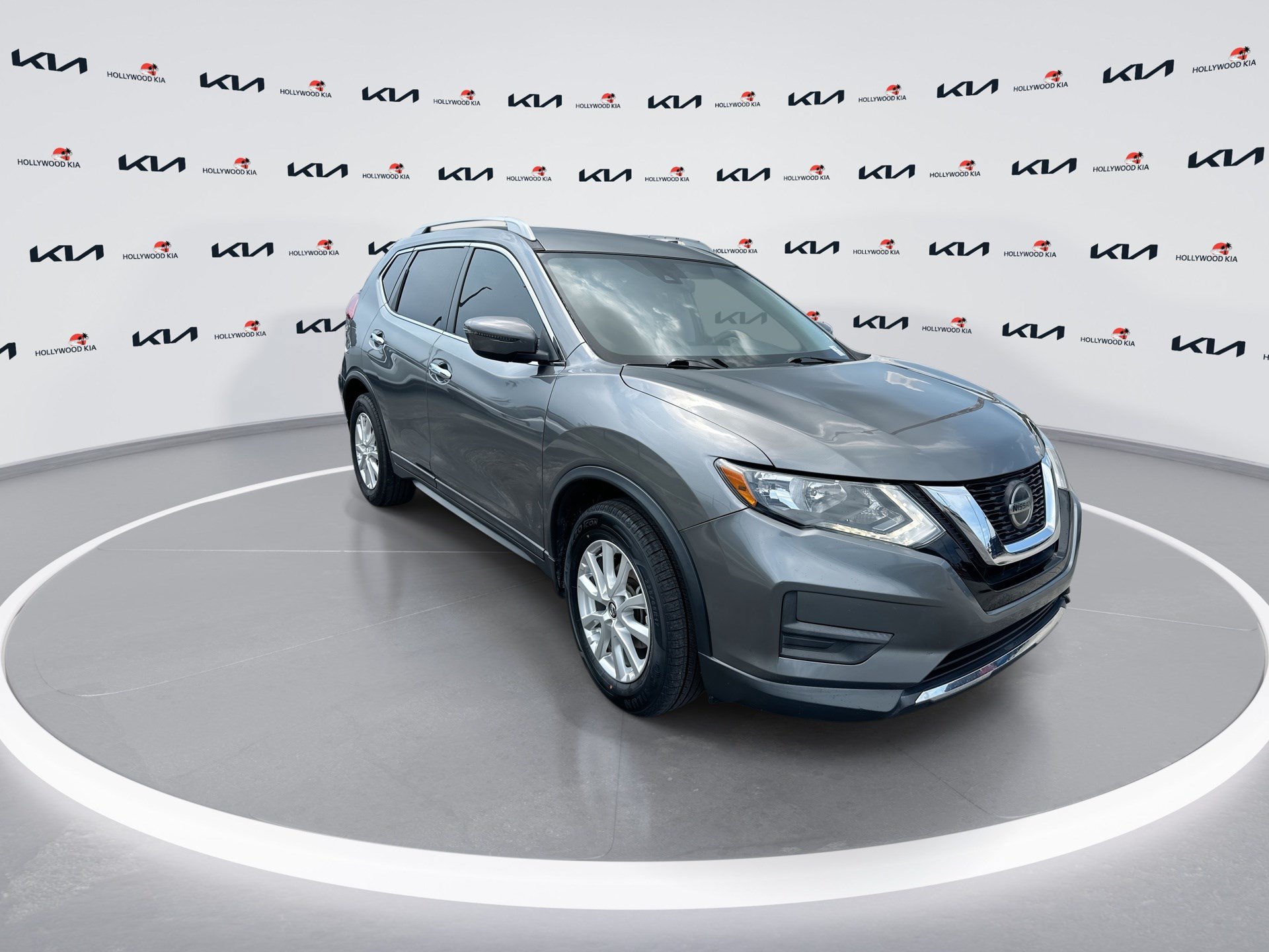 Used 2020 Nissan Rogue S w/ Special Edition Package FWD image 2
