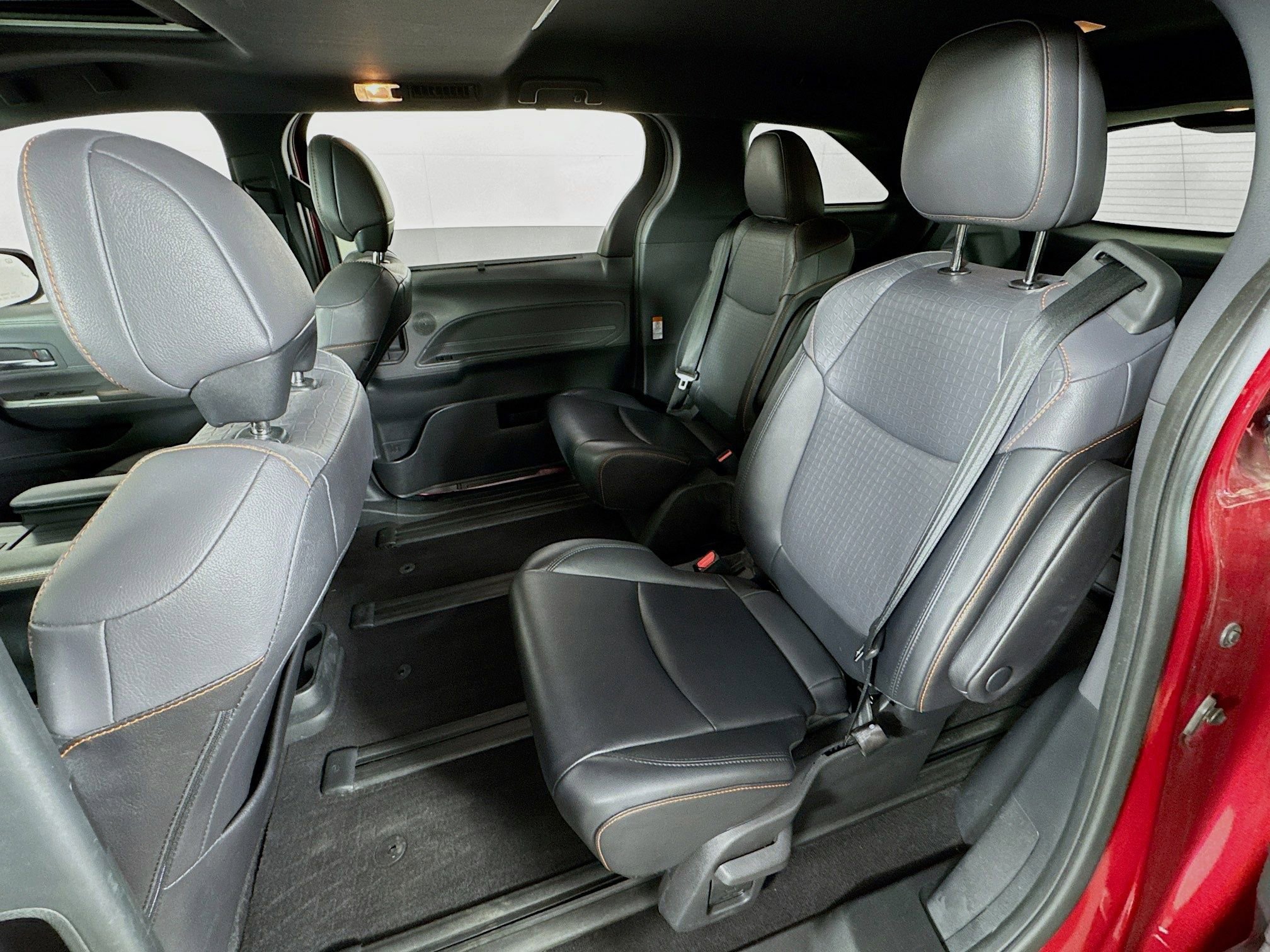Certified 2021 Toyota Sienna XSE image 18