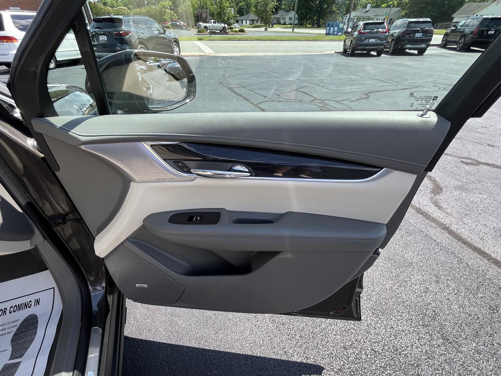 Used 2020 Cadillac XT6 Premium Luxury image 15