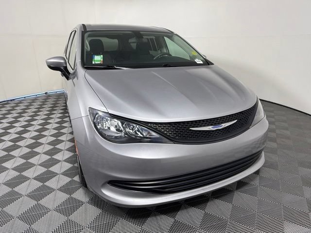 Used 2018 Chrysler Pacifica L FWD image 8
