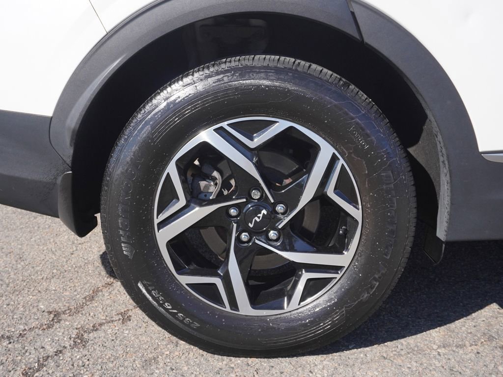 Used 2023 Kia Sportage LX image 18