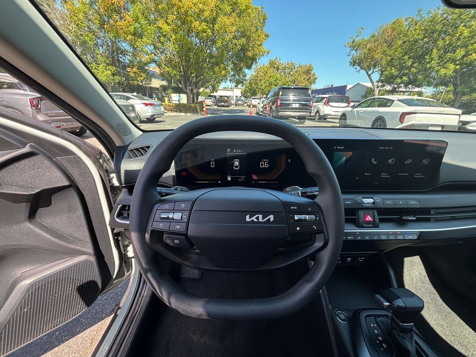 Used 2026 Kia K4 FWD image 32