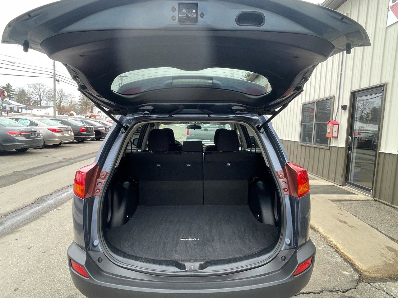 Used 2014 Toyota RAV4 LE image 8