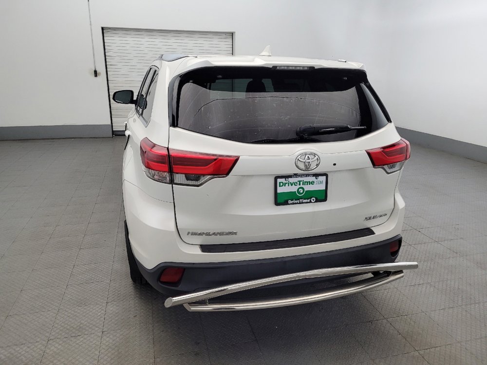 Used 2019 Toyota Highlander XLE image 6