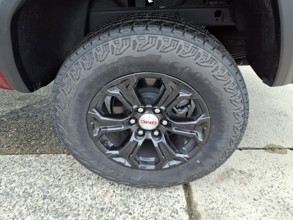 Used 2024 GMC Canyon Elevation w/ Convenience Package image 29