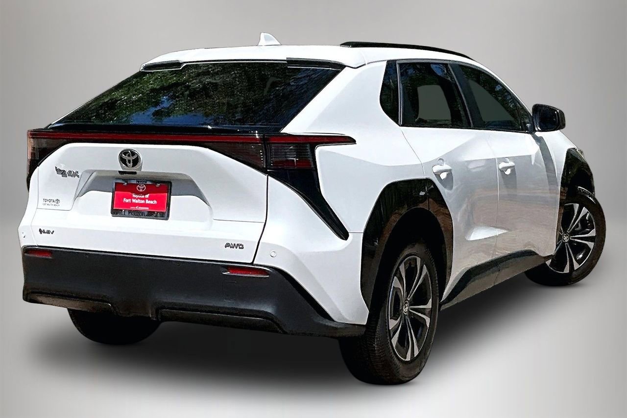 Used 2025 Toyota bZ4X AWD image 5