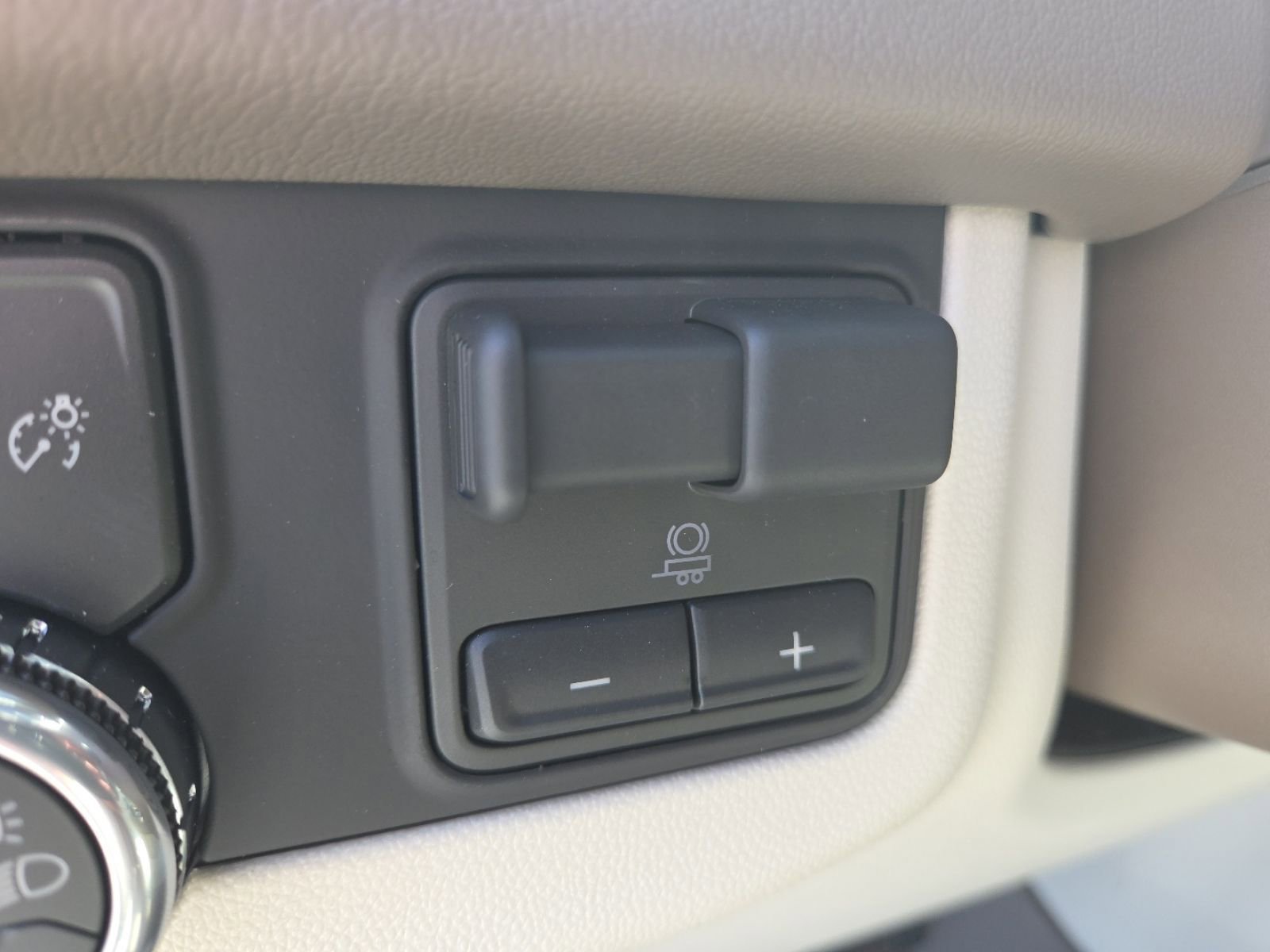 New 2026 GMC Yukon XL Denali w/ Denali Reserve Package AWD/4WD image 17