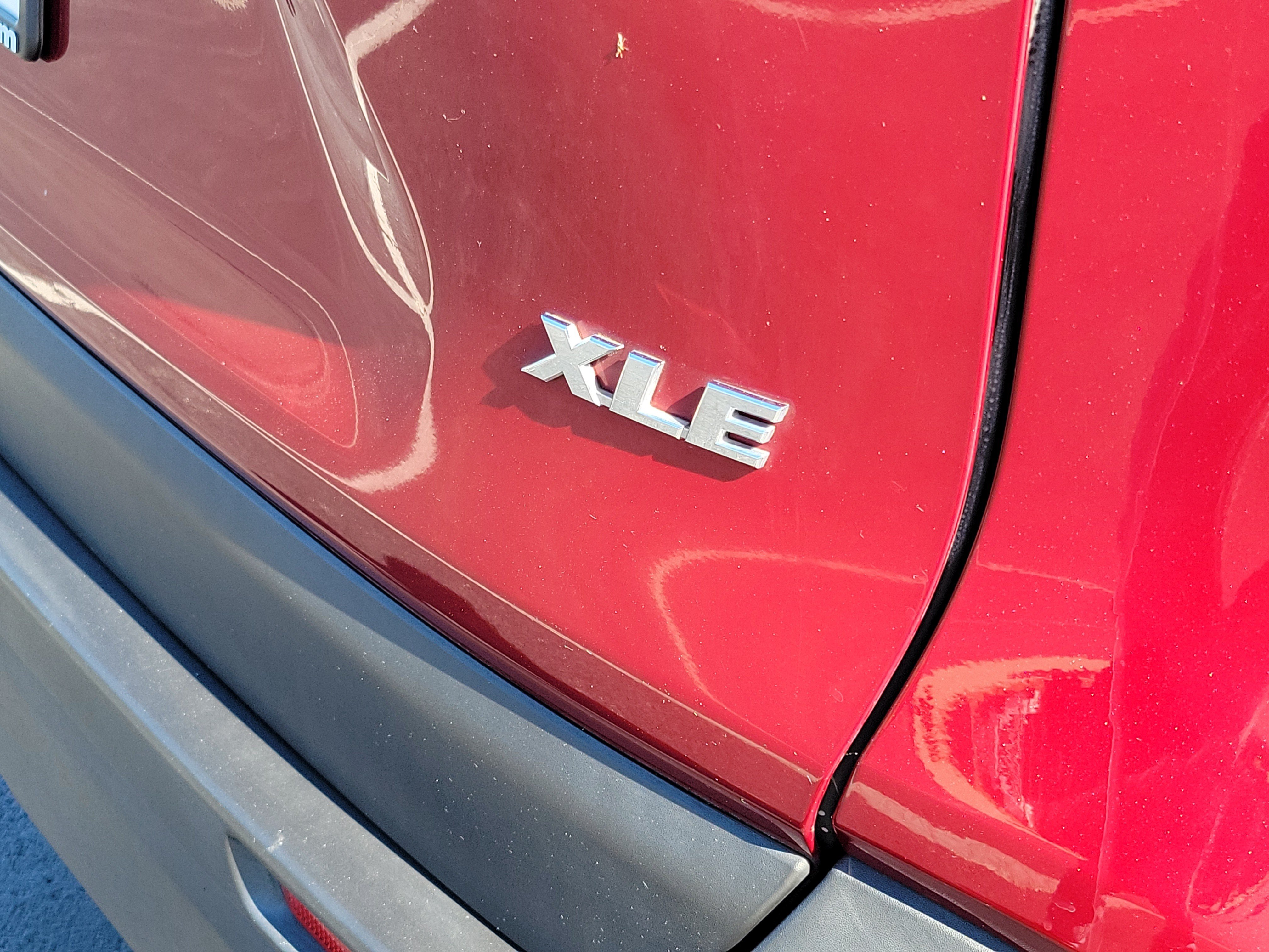 Certified 2019 Toyota RAV4 XLE Premium FWD image 7