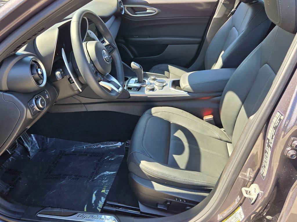 New 2025 Alfa Romeo Giulia w/ Driving Assist Package image 6