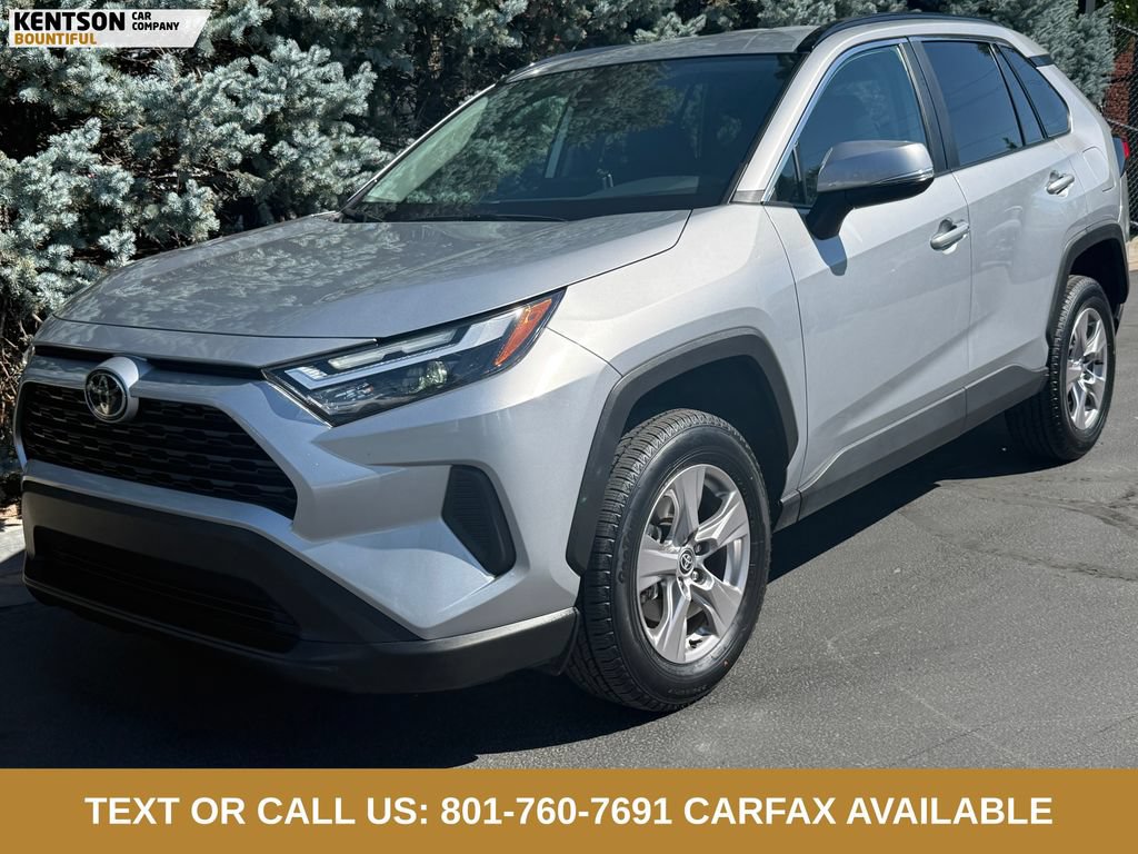 Used 2025 Toyota RAV4 XLE AWD/4WD image 3