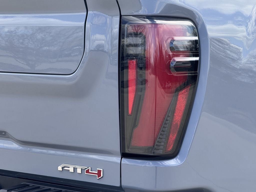 Used 2025 GMC Sierra 2500 AT4 w/ AT4 Premium Plus Package image 12