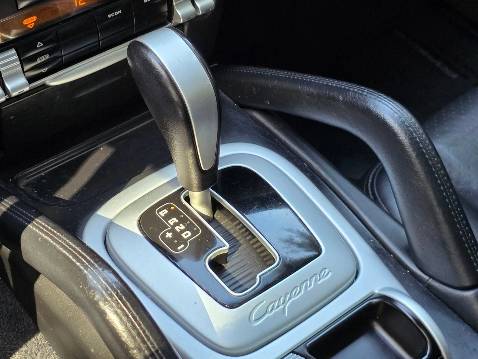 Used 2004 Porsche Cayenne S AWD/4WD image 32