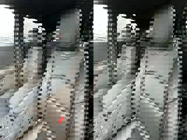 Used 2023 Cadillac XT4 Sport w/ LPO, Onyx Lite Package image 17