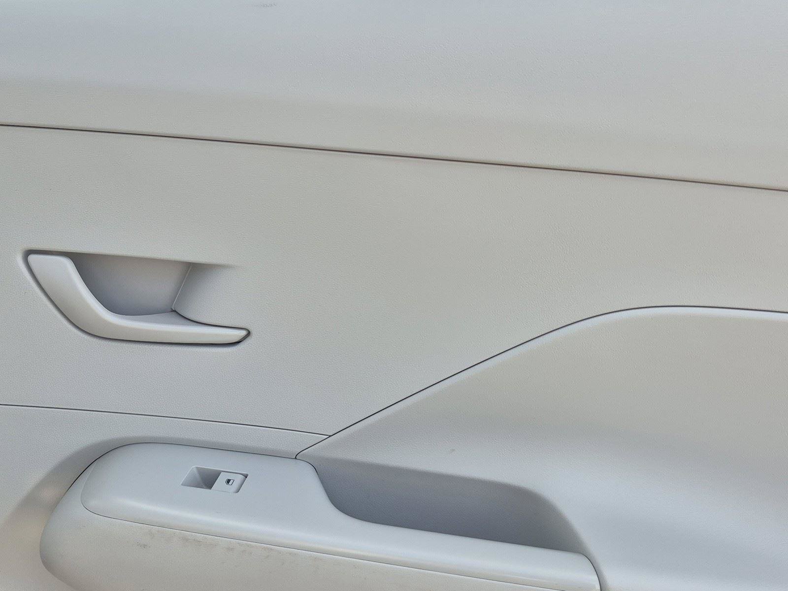 Used 2025 Hyundai Kona SEL FWD image 9