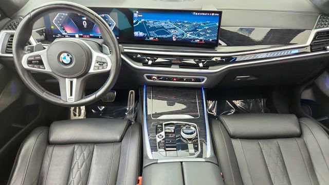 Used 2023 BMW X7 M60i w/ Executive Package image 40