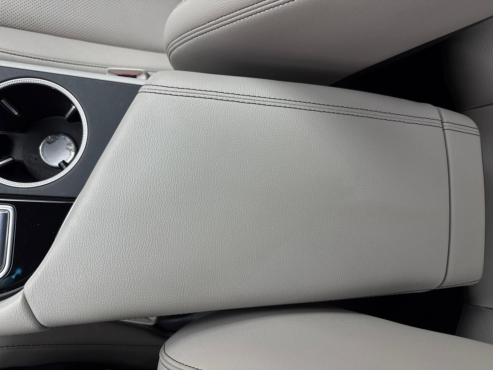 Used 2023 Genesis G70 2.0T image 33