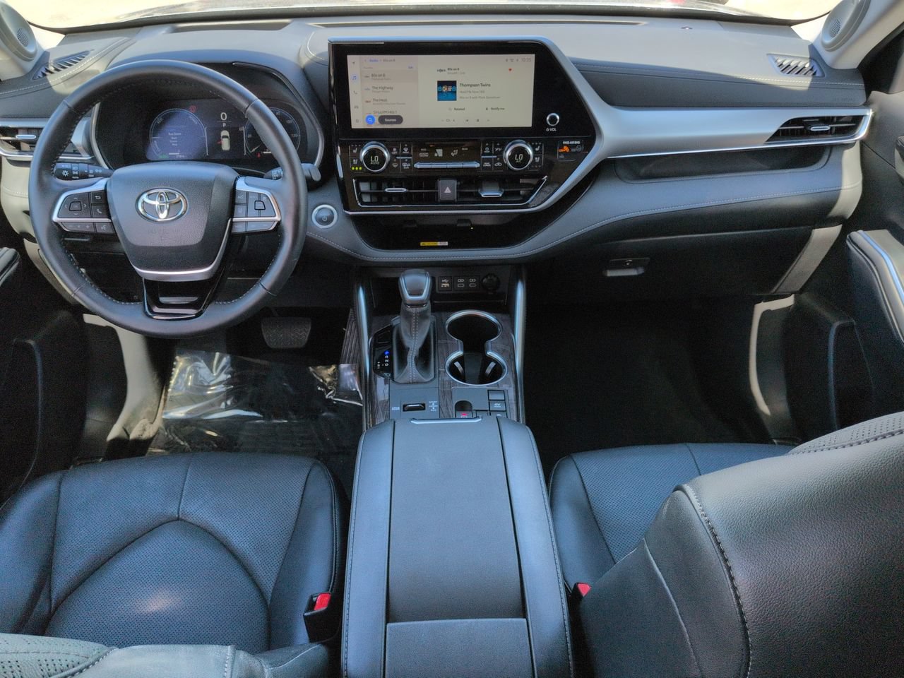 Used 2024 Toyota Highlander Platinum FWD image 14