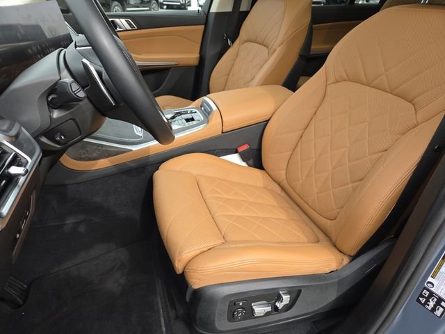 Used 2024 BMW X7 xDrive40i w/ Premium Package image 34