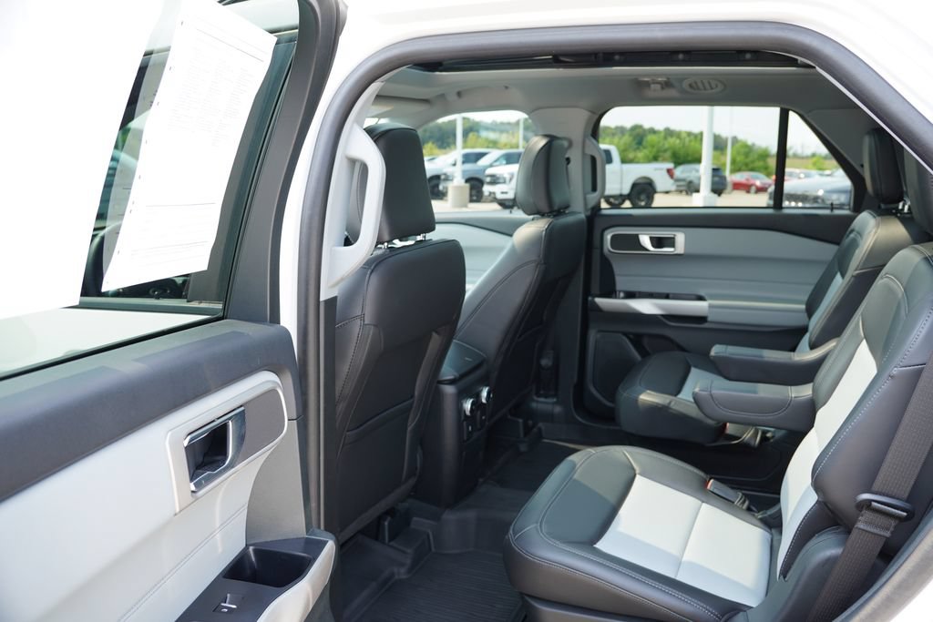 Certified 2024 Ford Explorer XLT w/ Equipment Group 202A AWD/4WD image 16