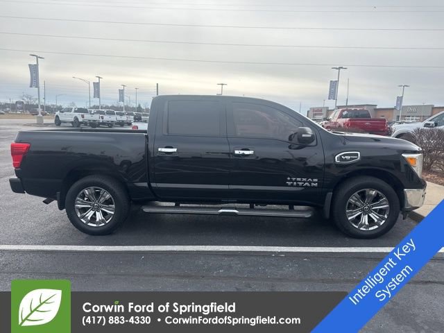 Used 2017 Nissan Titan SV image 8