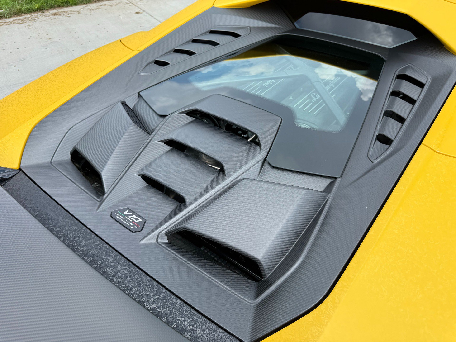 Used 2024 Lamborghini Huracan Tecnica RWD image 40