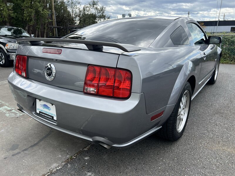 Used 2006 Ford Mustang GT RWD image 5