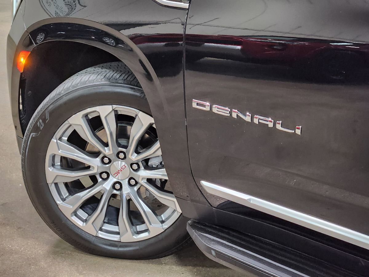 Used 2024 GMC Yukon Denali w/ Advanced Technology Package image 23