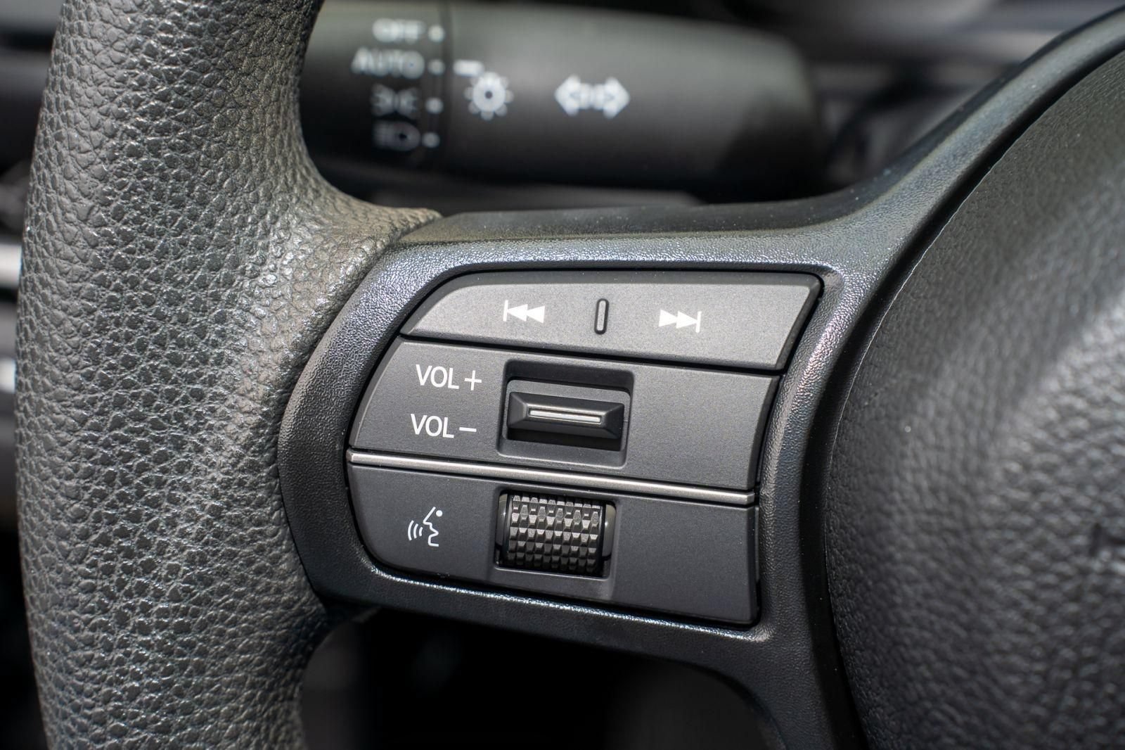 Certified 2024 Honda Accord EX image 29