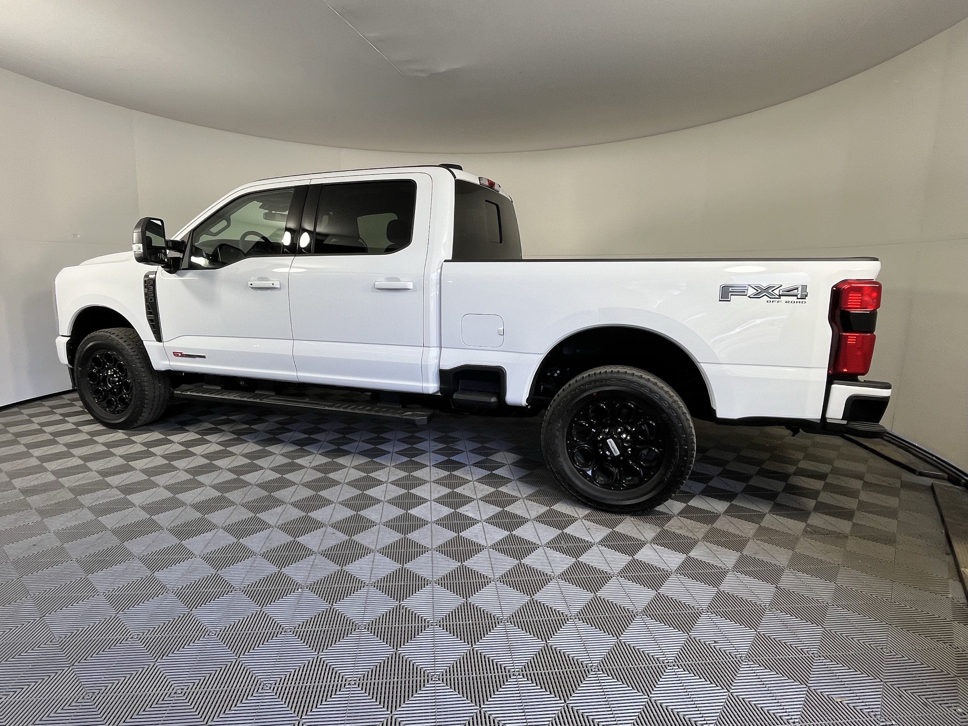 New 2026 Ford F350 XLT w/ XLT Premium Package AWD/4WD image 2