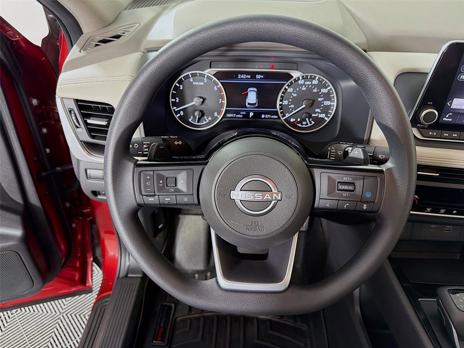 Used 2023 Nissan Rogue SV image 12