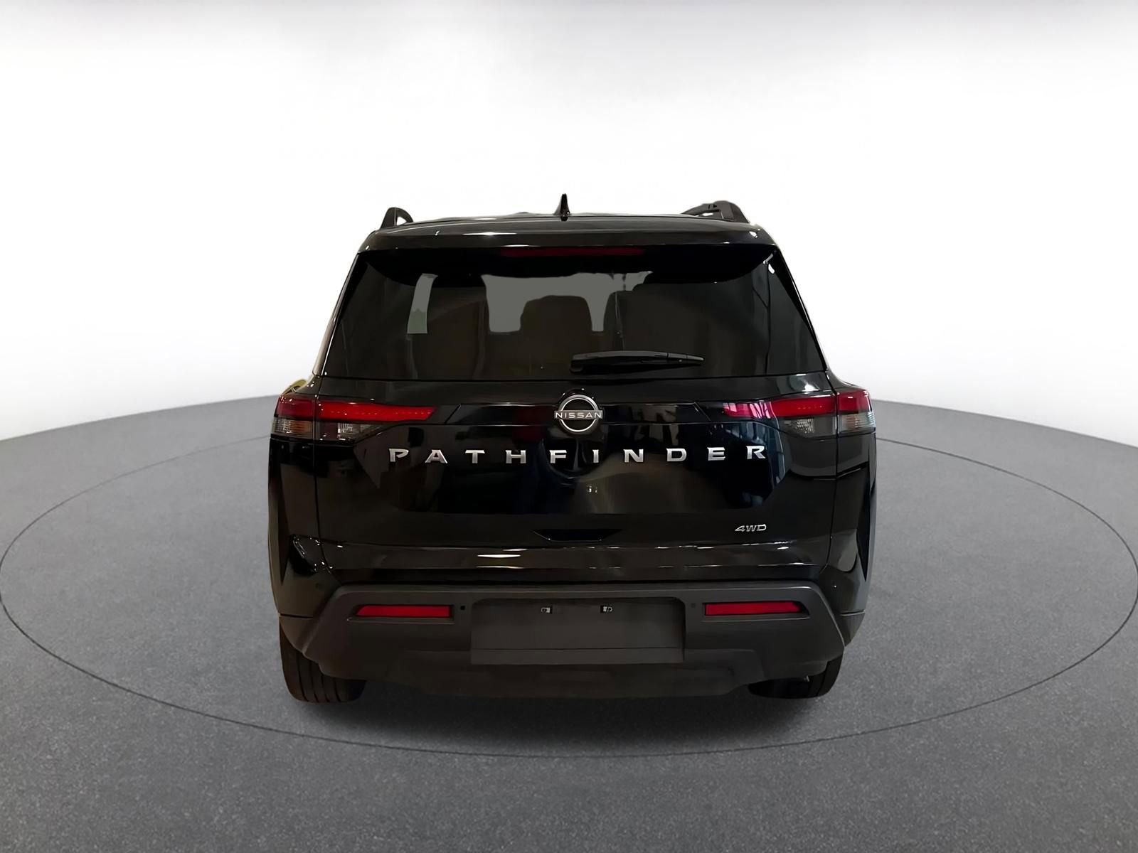 Used 2025 Nissan Pathfinder SV image 12