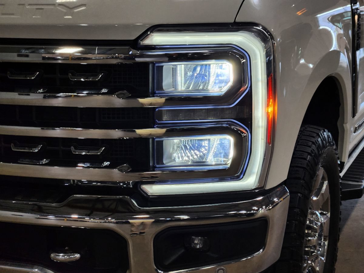 Used 2023 Ford F350 Lariat w/ Tow Technology Package AWD/4WD image 10