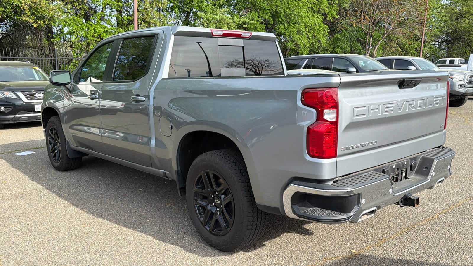 Used 2025 Chevrolet Silverado 1500 LT image 7