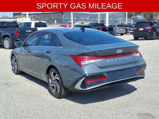 Used 2024 Hyundai Elantra SEL w/ Convenience Package FWD image 7