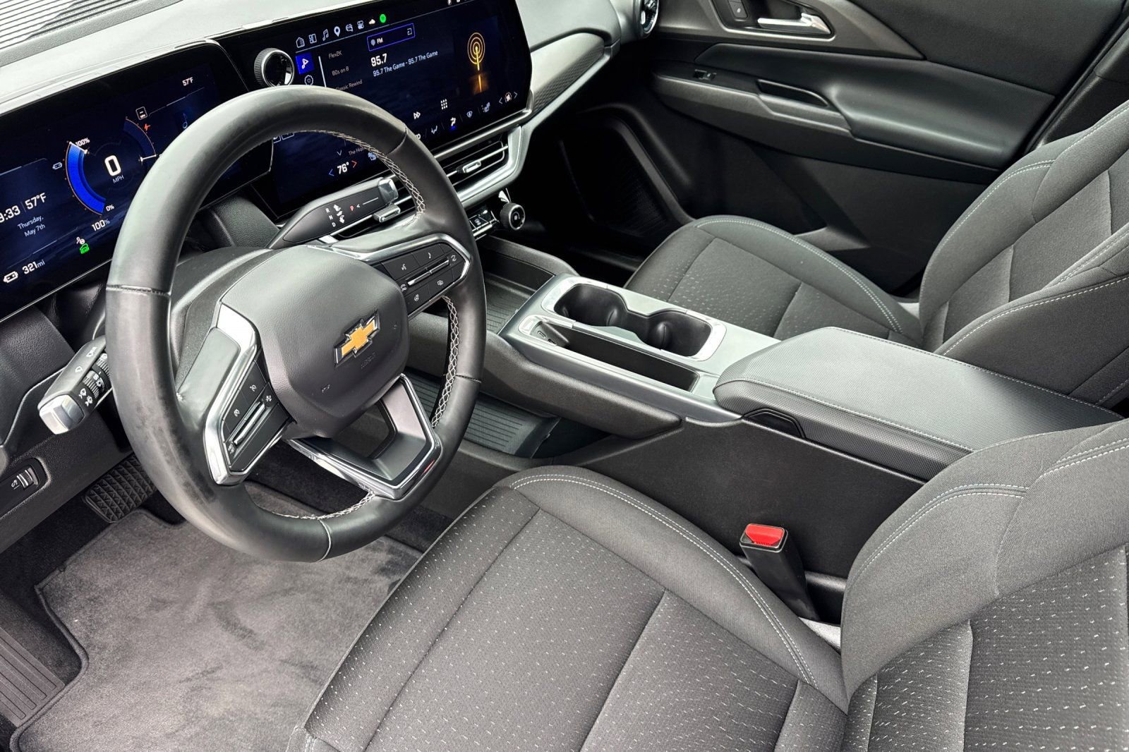 Used 2025 Chevrolet Equinox EV LT w/ Comfort Package FWD image 10