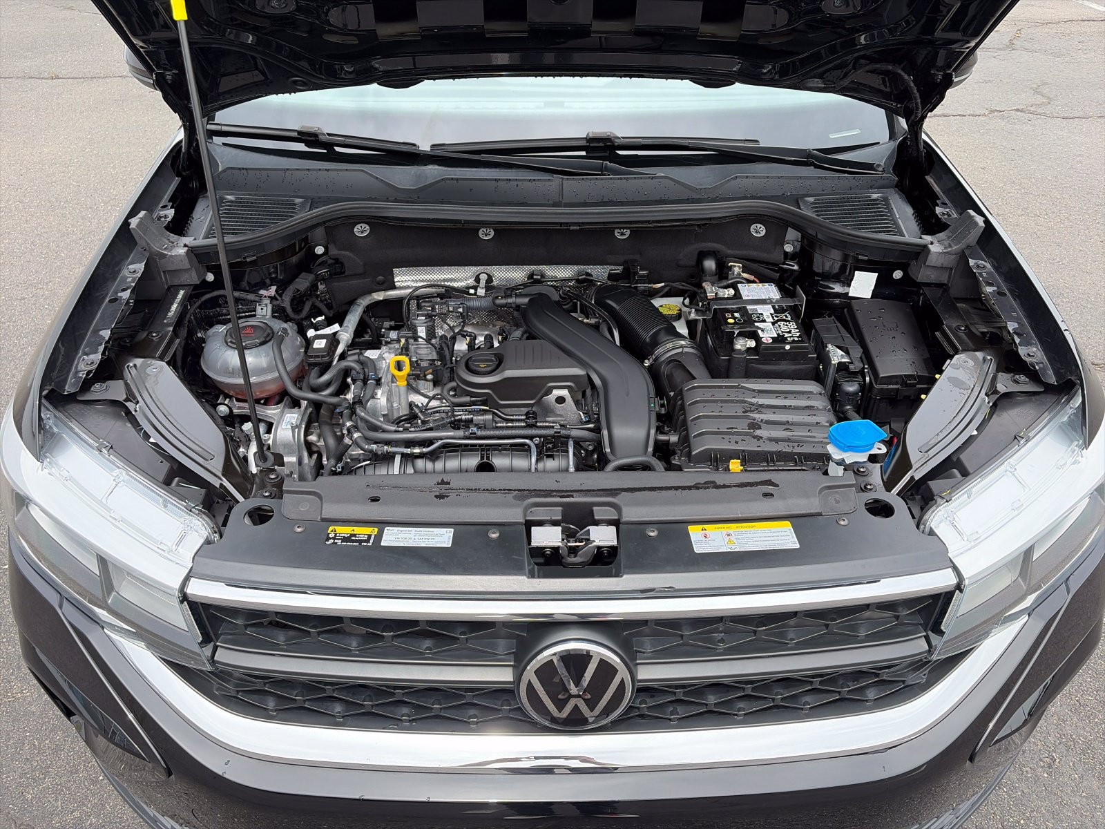 Certified 2024 Volkswagen Taos SE AWD/4WD image 32