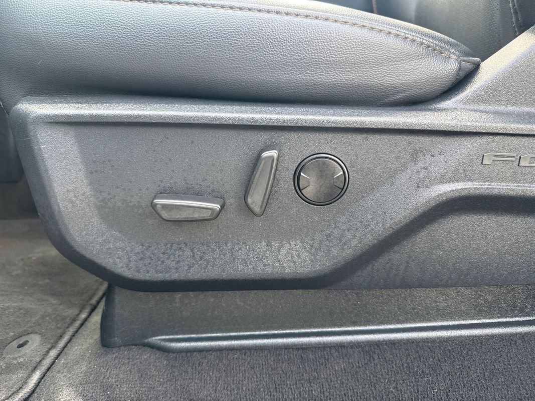 Used 2025 Ford F350 Lariat w/ Camper Package image 29