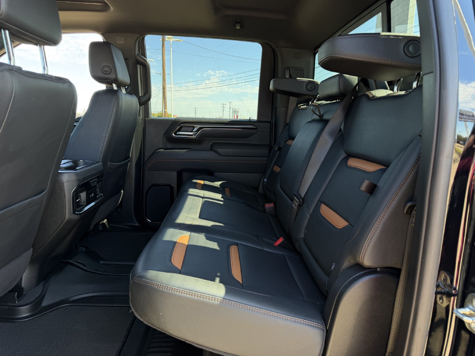 Used 2025 GMC Sierra 3500 AT4 w/ AT4 Premium Plus Package AWD/4WD image 30