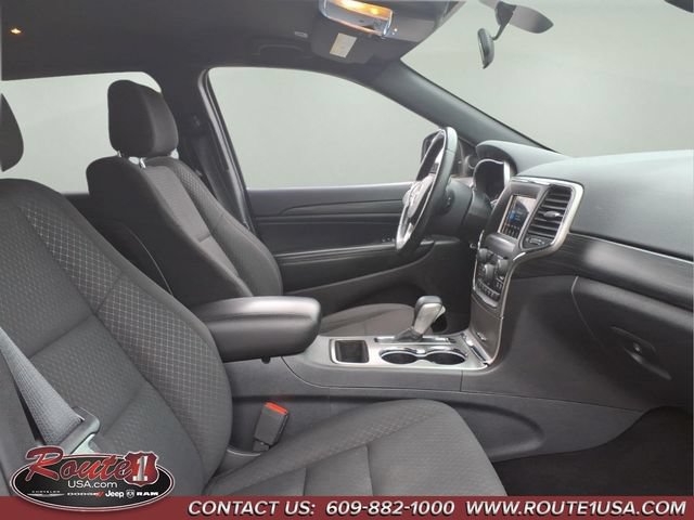 Used 2019 Jeep Grand Cherokee Laredo AWD/4WD image 13
