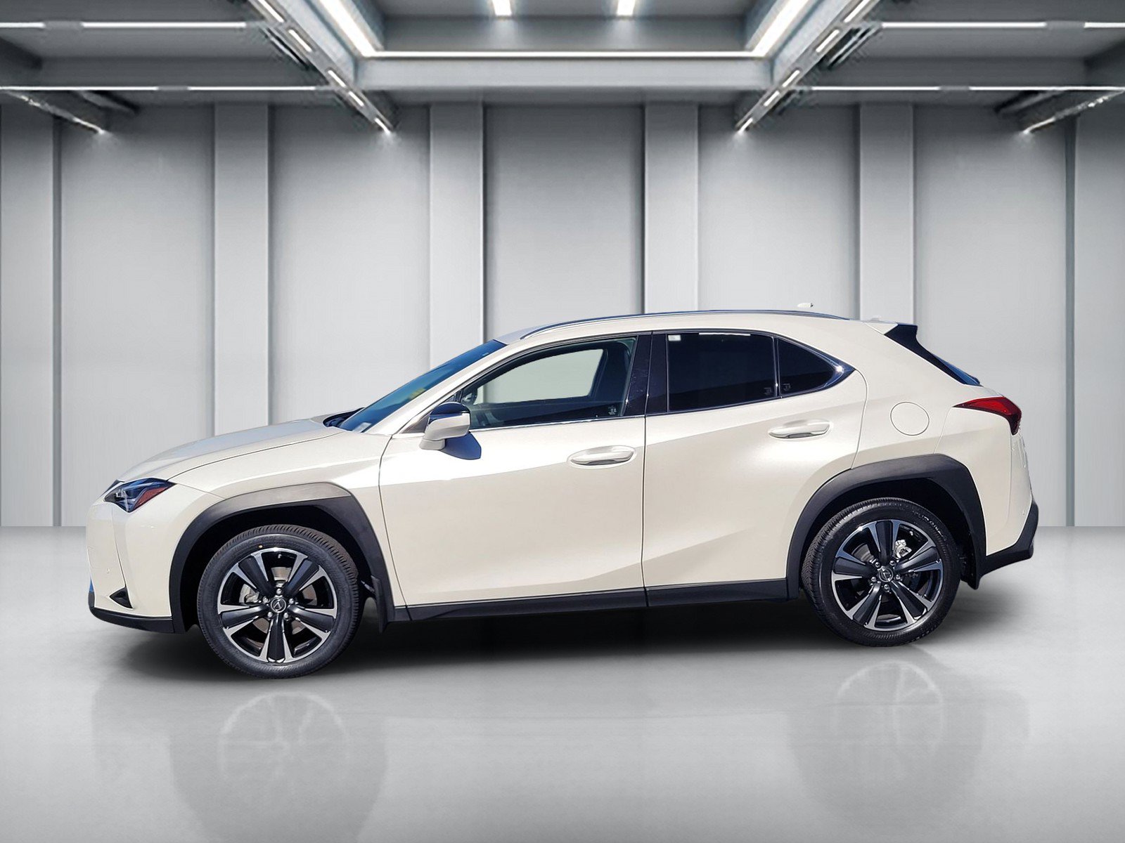 Certified 2022 Lexus UX 200 w/ Accessory Package (Z2) FWD image 8