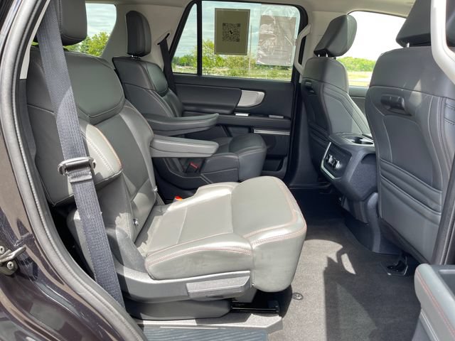 Used 2025 Ford Expedition Active AWD/4WD image 37