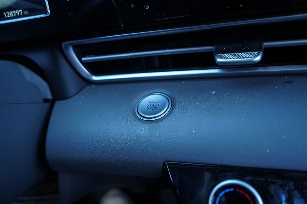 Used 2022 Hyundai Elantra SEL w/ Convenience Package image 22