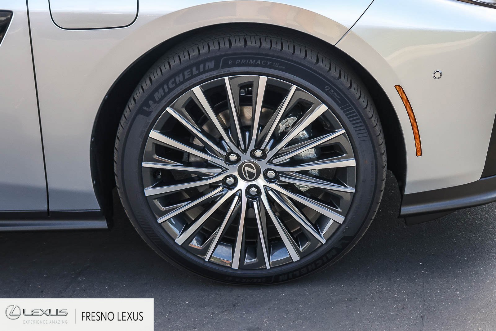 New 2026 Lexus ES 350e w/ Accessory Package (K3) FWD image 9